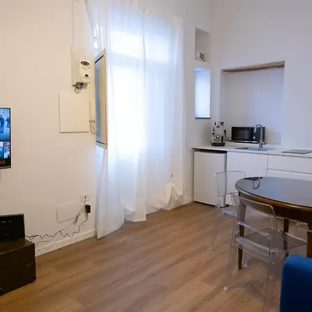 Il Gatto E Pirouette Al Centro Storico * Nápoles